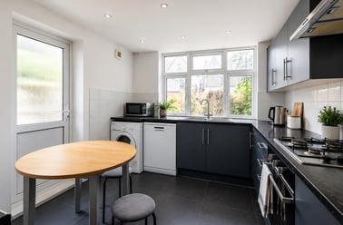 Cottrell Road, Plasnewydd, Cardiff - Image 3